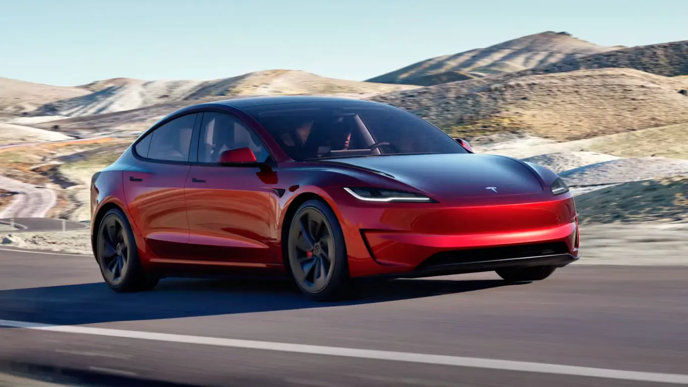 Tesla оживила старые машины: новое обновление дало функцию, которой не хватало годами