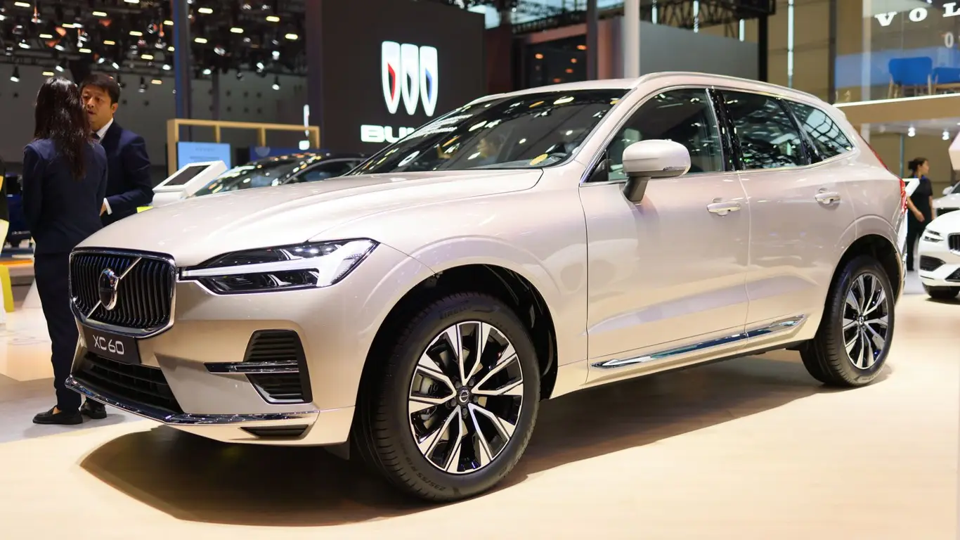 Безопасные машины могут отправить в полет через лобовое стекло: Volvo недоглядела