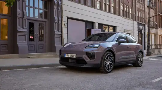 Виновата не таможня: в Россию новый Porsche Macan добрался без мотора, но с большой мощностью