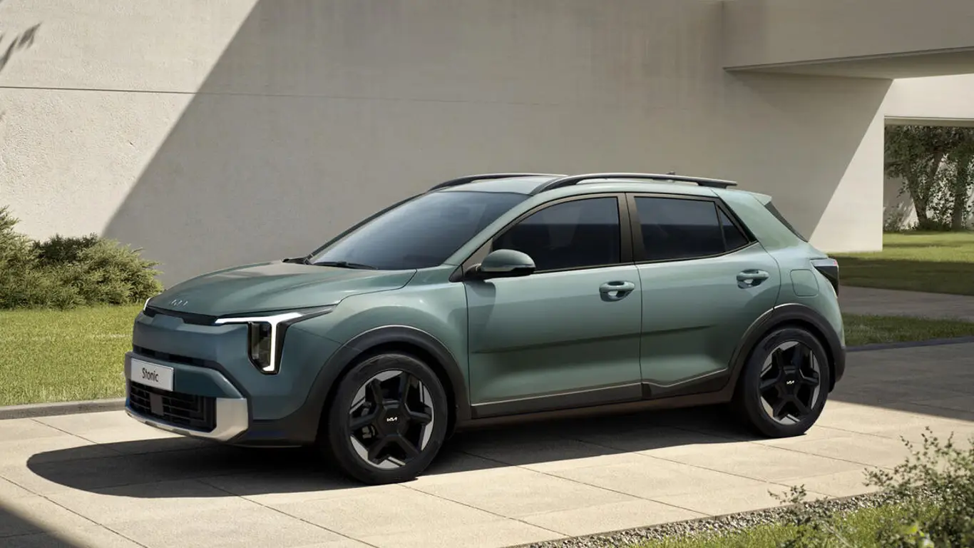 Рестайлинг с двумя 12,3-дюймовыми экранами: бюджетный кроссовер с классическим ДВС пришел из Кореи