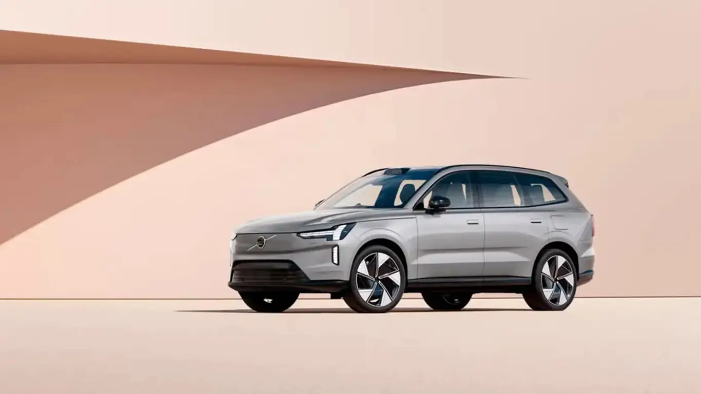 Volvo отказывается от дизеля и чистого электричества: XC90 получит гибрид нового поколения