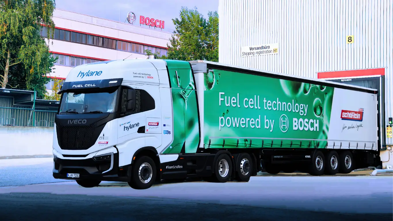 Без капли дизеля: новый грузовик Bosch проезжает 800 км на воде и воздухе