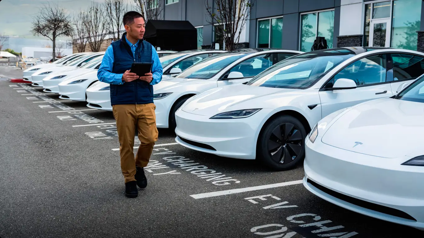 Tesla превращает водителей в VIP-персон: машина сама довезет, припаркуется и вернется за вами