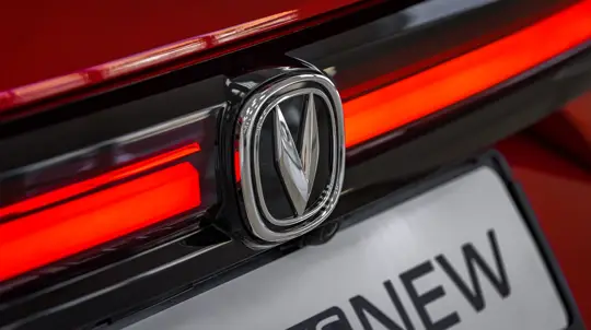 Мало «ест» и далеко едет: стала известна цена нового кроссовера от Changan