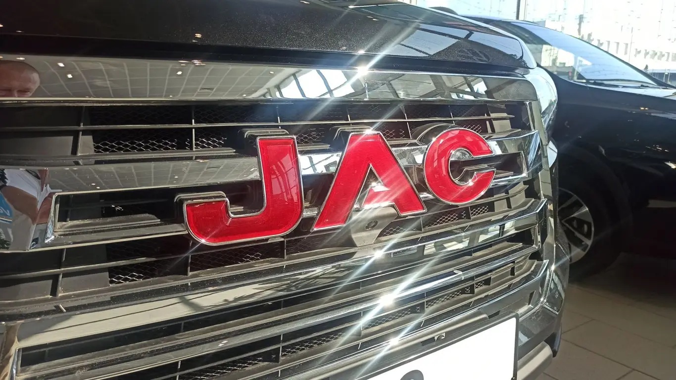 Теперь каждый четвертый пикап - далеко не УАЗ: китайцы теснят наших