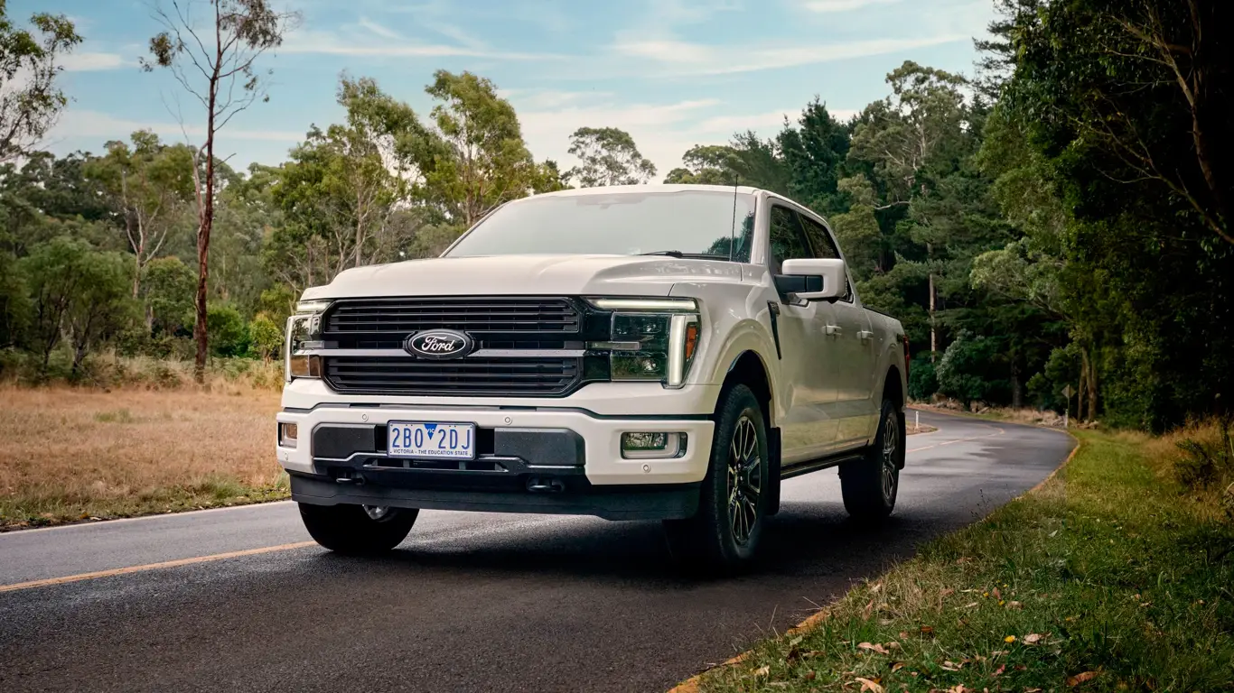 Этот Ford F-150 умеет все: возит, греет, массирует и спать укладывает