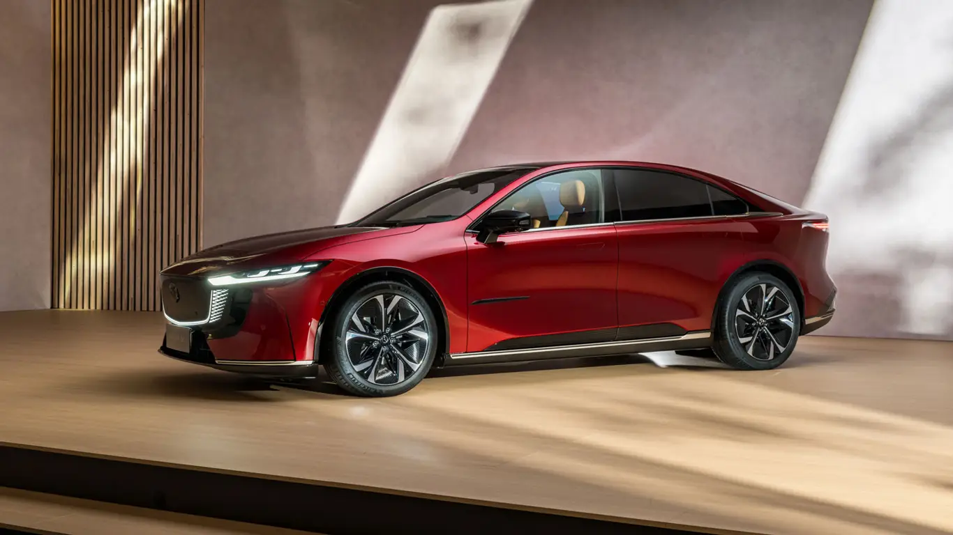 Долгожданный прорыв: Mazda 6e выходит на «зеленый континент» в следующем году