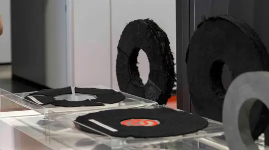 Пушистые пончики, останавливающие суперкары: самые быстрые автомобили без них не обходятся