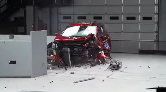 Популярный у россиян кроссовер оказался не безопасным: пассажирам будет туго