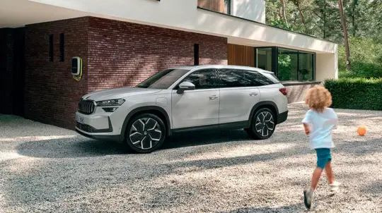 Mitsubishi в аутсайдерах: названы самые быстро стареющие гибриды