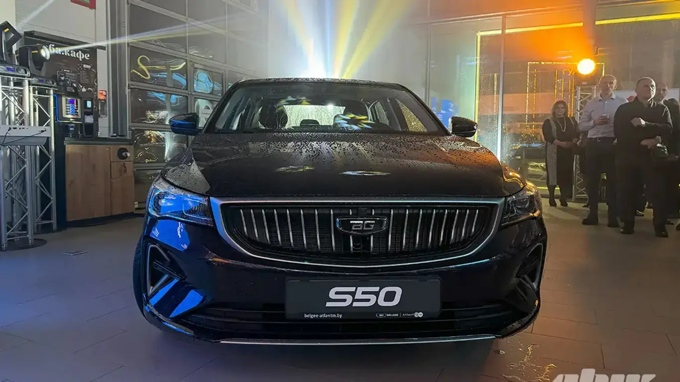 У АвтоВАЗа и LADA Iskra появился конкурент: этот дешевый седан оказался популярен в РФ с одним НО