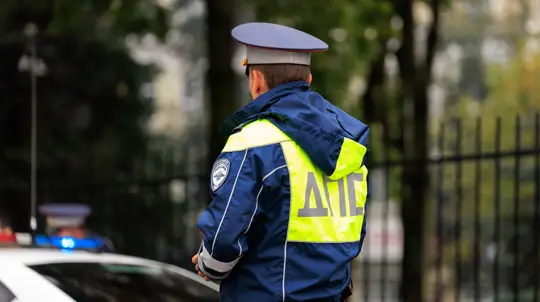 Штрафы для владельцев легковушек теперь до 600 тыс. рублей: водителям в РФ стоит быть внимательнее