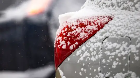 Эксперты рассказали водителям, как и сколько прогревать двигатель зимой