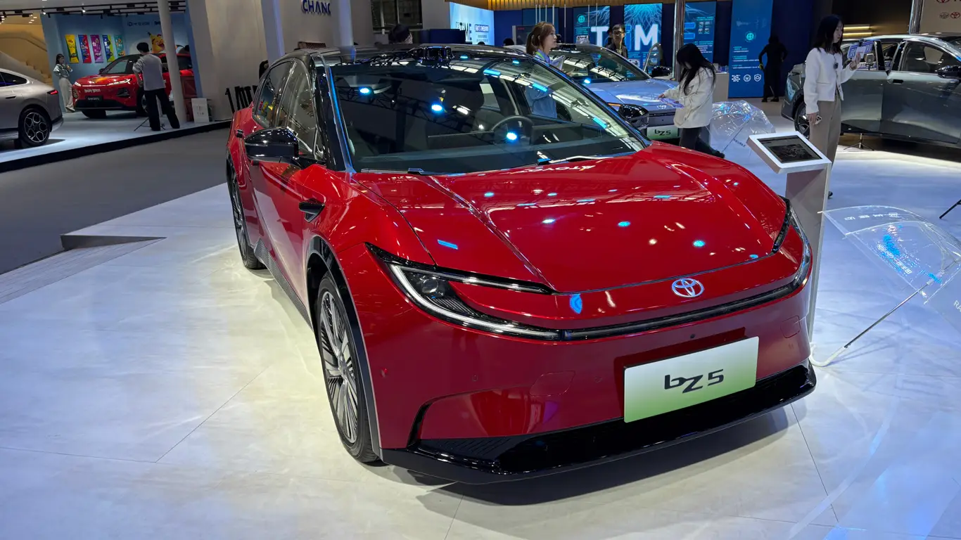 Стильный и технологичный конкурент китайских EV: Toyota удивила всех в Гуанчжоу