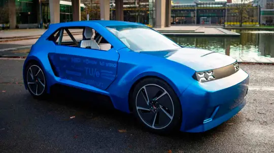 Студенты из Эйндховена представили электромобиль, который каждый сможет починить сам