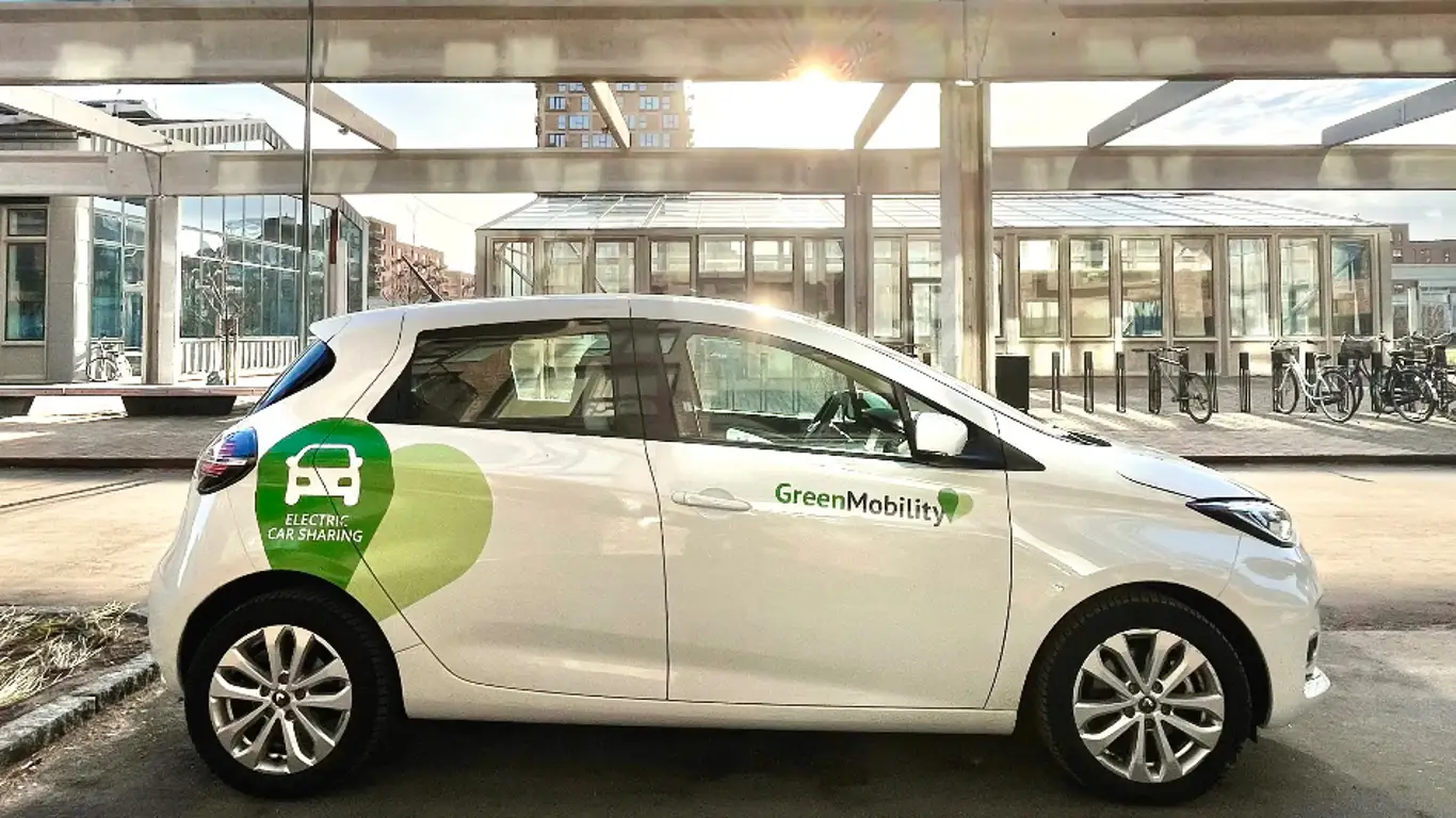 Бунт таксистов неизбежен: тысячи автомобилей без руля и педалей выходят на дороги Дании