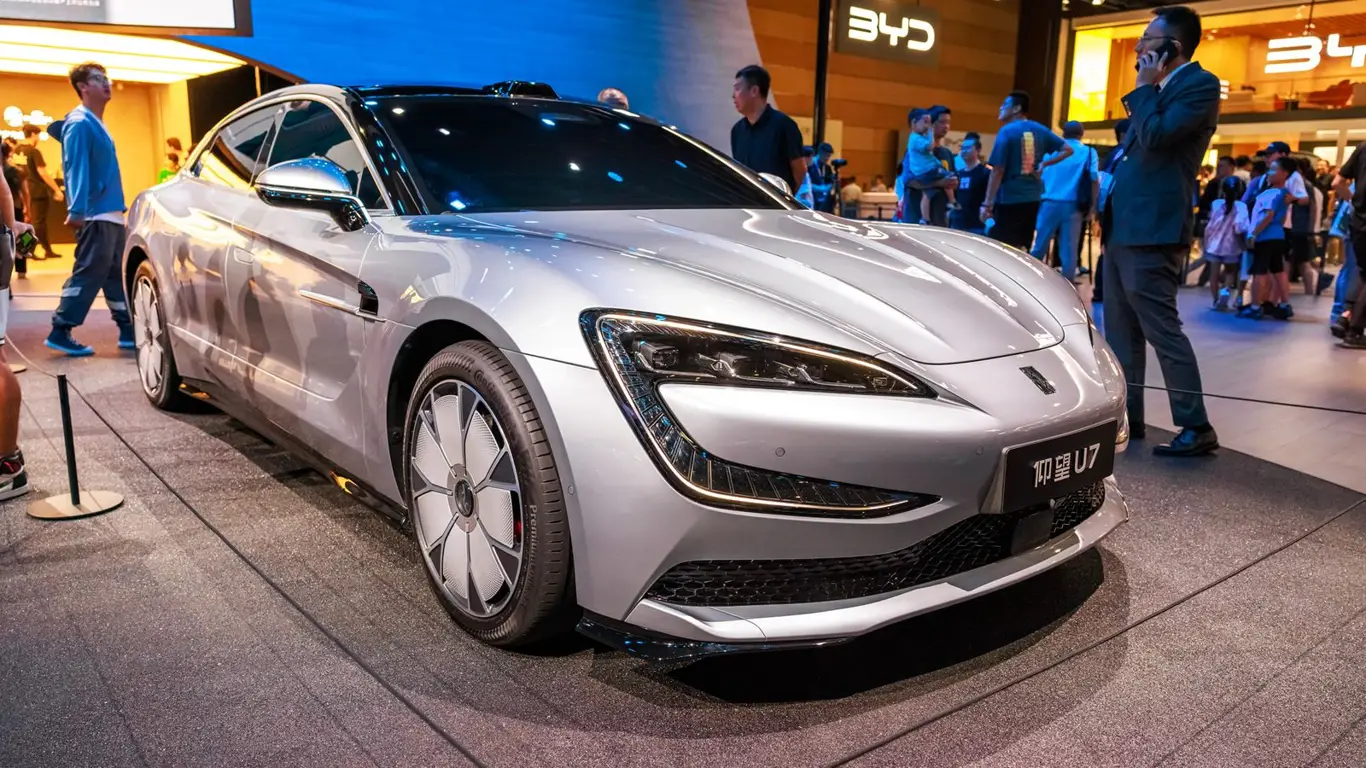 BYD переписал историю: еще ни одному автопроизводителю не удавалось сделать это