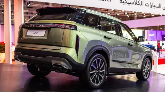 Выделиться любой ценой: Jaecoo J7 с внешностью «как у Evoque» стал дефицитом