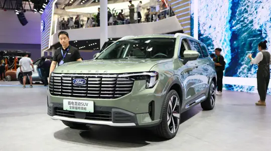 Ford резко сдаёт назад: $19,5 млрд списаний и «казнь» нескольких электромоделей