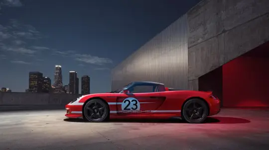 Carrera GT в стиле Ле-Мана: номер 23, чёрный карбон и салон, которого не было в серии