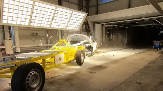 Прогресс не стоит на месте: проверили безопасность новинок, которые стали лучше Volvo