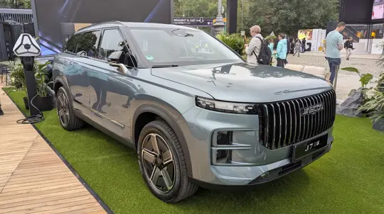 Конец года всегда тяжелый: Россию обещают завалить китайскими кроссоверами