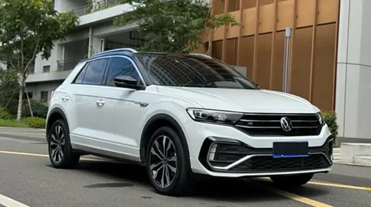T-Roc как альтернатива Tiguan: в РФ привезли кроссовер с матричной оптикой и адаптивным круизом