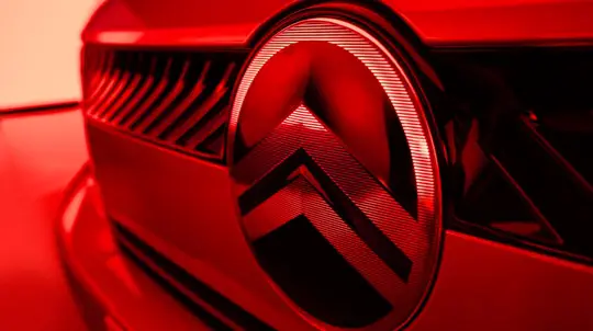 ЕС тянет время и не дает Citroen выпустить бюджетный электрокар