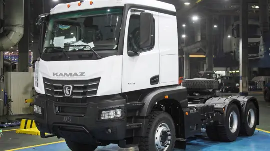 Праздновать Новый Год некогда: КамАЗ выпустил новую модель поколения K5