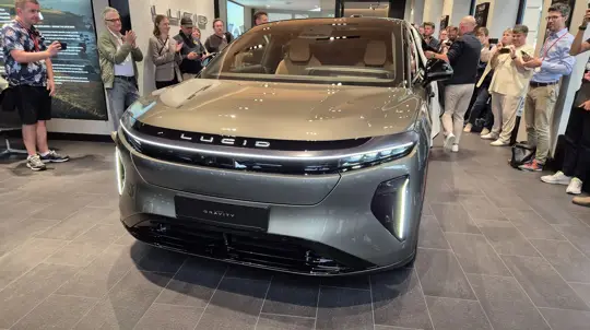 Роботакси с «сенсорным нимбом»: Lucid и Nuro сделали шаг к коммерческому старту