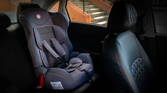 Штрафы выросли вдвое: за перевозку детей без кресел теперь накажут жёстче