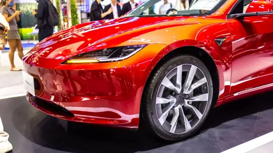 Зелёный бум продолжается: Tesla впереди планеты всей