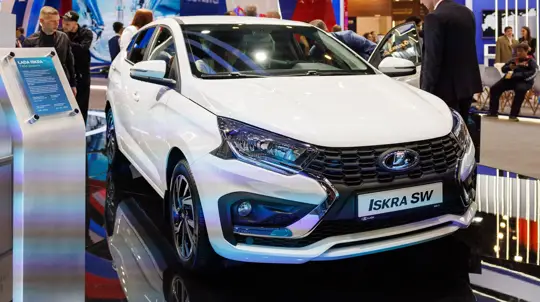 Iskra разогналась: новинка Lada ворвалась в топ-10 продаж