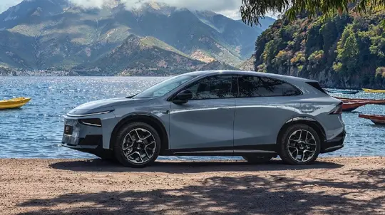 До 1700 км запаса хода: китайцы удивили сразу новинками-рекордсменами