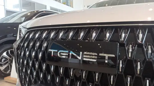 Когда новички бьют ветеранов: условно российский автопром оказался круче китайского