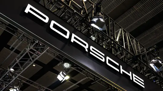 В «Рольфе» объяснили причины блокировки автомобилей Porsche в России