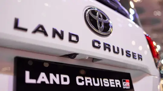 В России выставили на продажу Toyota Land Cruiser 200 без пробега