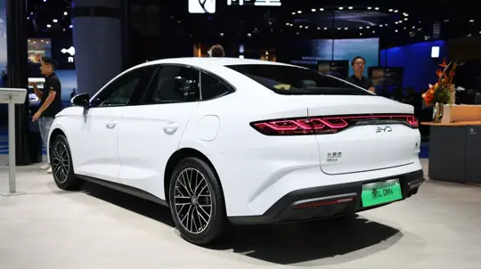 Бензин сдался первым: американцы теперь помогают китайцам делать гибриды