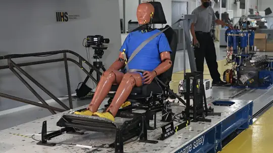 Испытание, которое провалили почти все: доказать безопасность автомобиля американцам стало сложнее