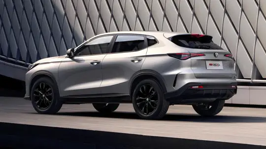 Был компактным — стал солидным: увеличенные размеры и новый мотор