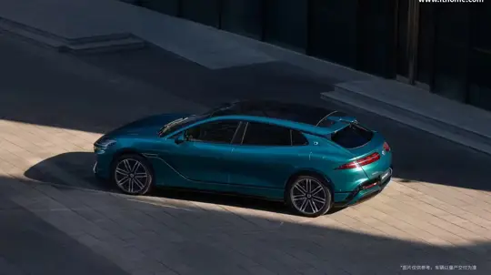 Китайцы снова «подлили лавы»: новая палитра, новые батареи, новое оснащение