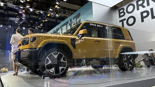 Брутальный гибрид готовят к покорению России: запас хода 800 км и усиленное шасси