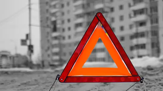 Мужчина попал в больницу после столкновения двух автомобилей в Брянске