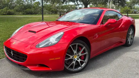 Ferrari по цене Lexus: California ушла с молотка за $83 000