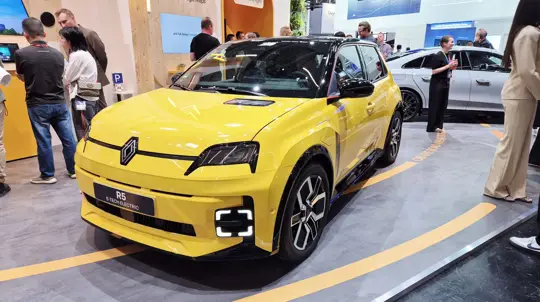 LADA Iskra могла стать автомобилем года в Великобритании: ретро снова в моде