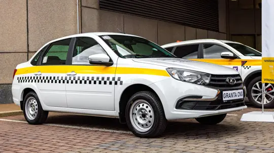 Опубликован «белый» список автомобилей для россиян: достаточно покрасить и машина уже отечественная