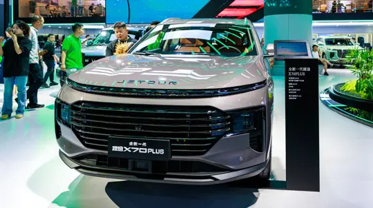 Россияне проголосовали рублём: китайцы решили убрать ненужные кроссоверы подальше