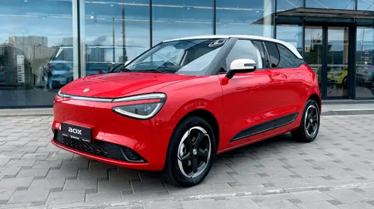 Яркие цвета против классики: белорусы выбирают смелые версии BOX