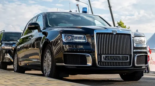 Цена на новый седан для чиновников от Aurus повергла в шок россиян