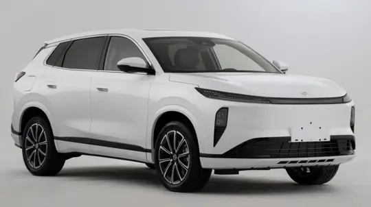 Dongfeng выводит новый гибрид длиной почти 4,8 метра: опубликованы фото и характеристики
